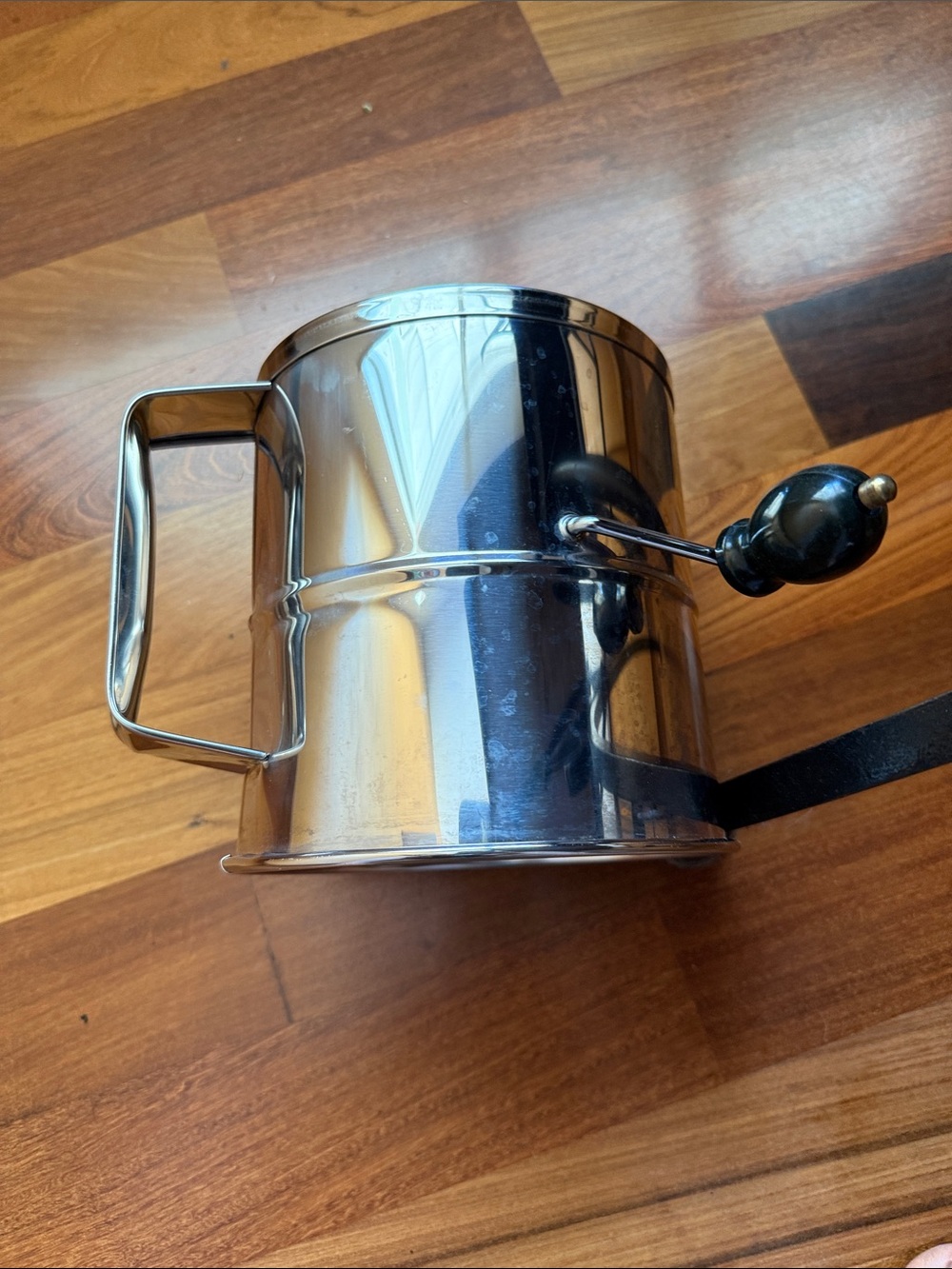Stainless Steel Flour Sifter with Black Turning Handle